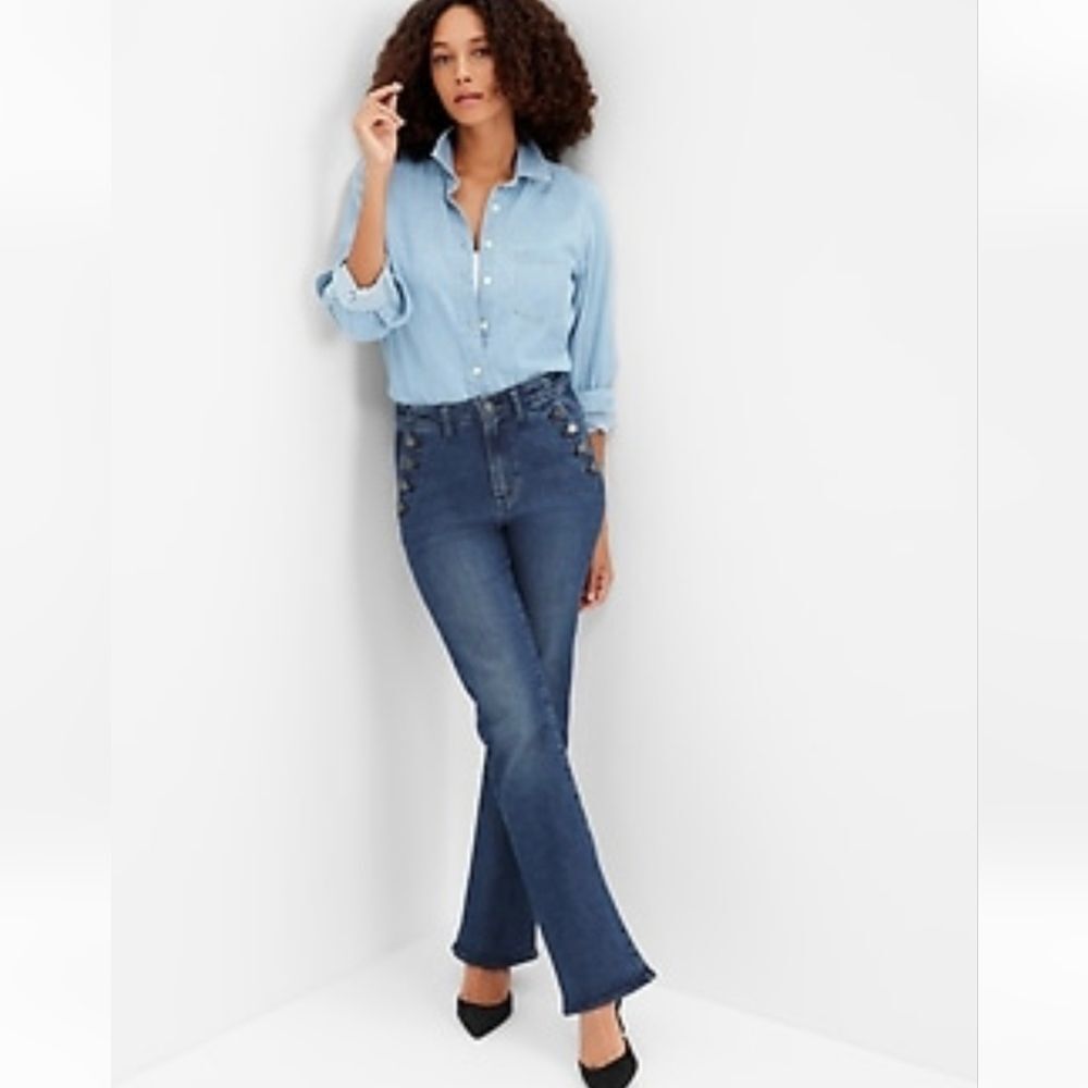 Gap 70's Flare Medium Wash Jean Size 29